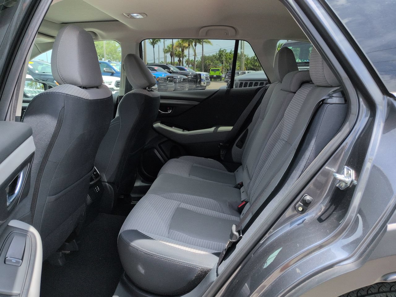 Used 2025 Subaru Outback Premium AWD/4WD image 14
