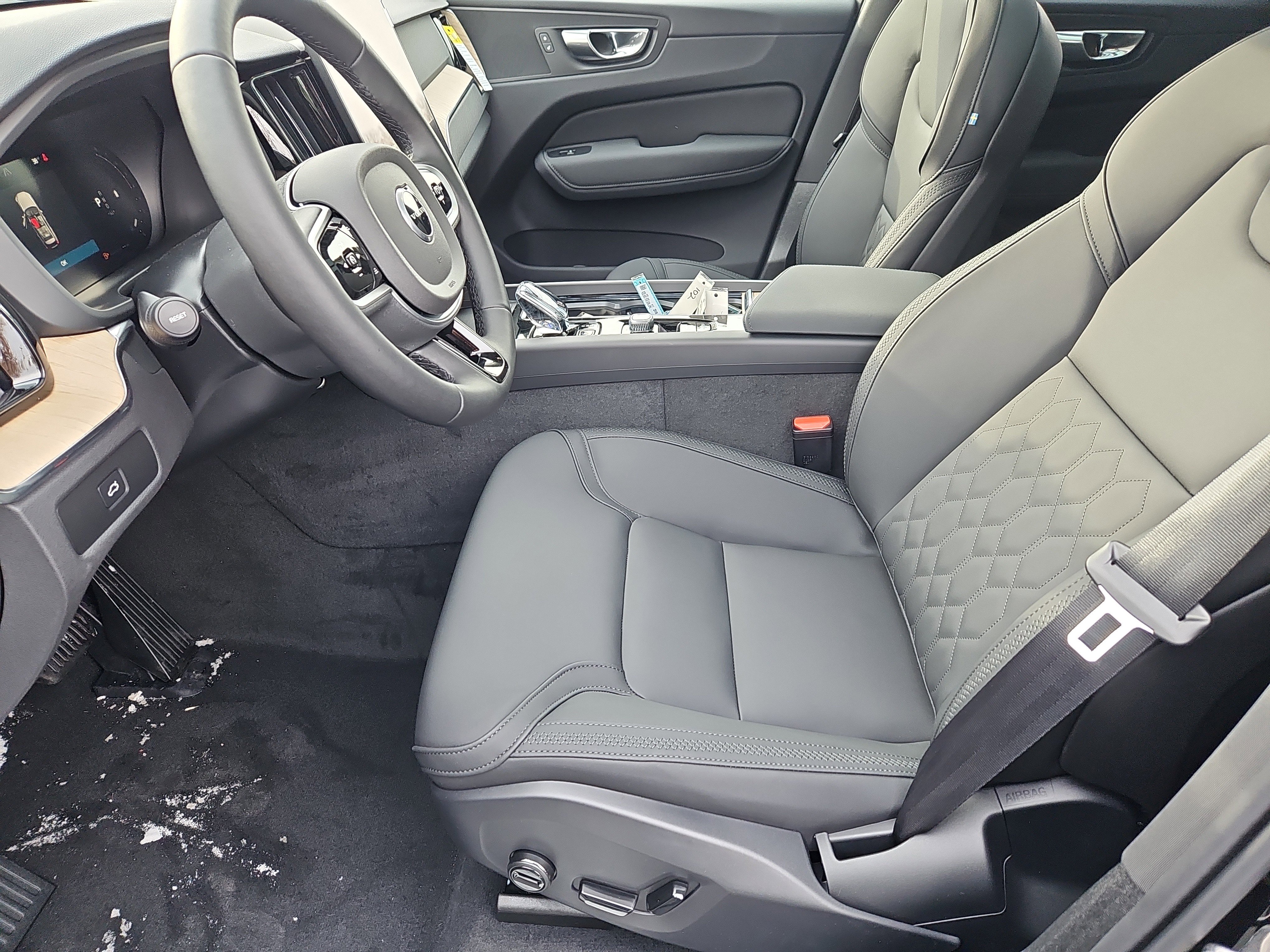 New 2026 Volvo XC60 B5 Plus w/ Protection Package Premier image 17