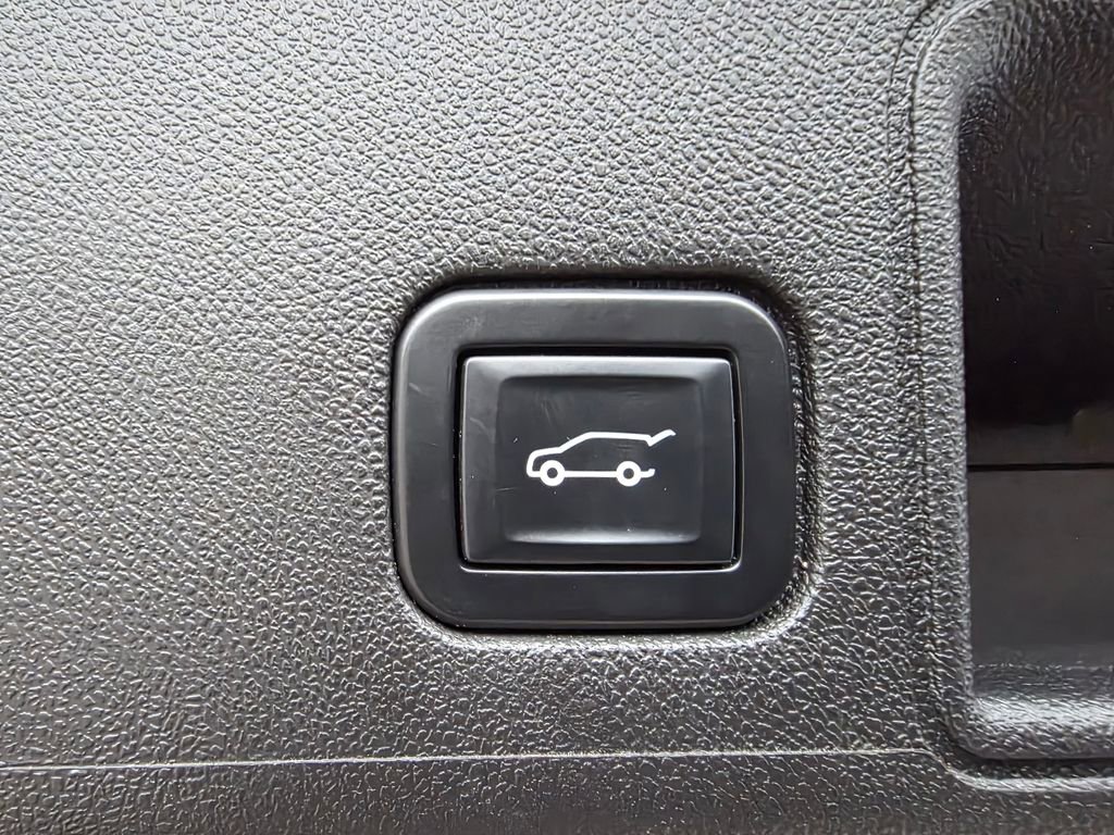 Certified 2022 GMC Terrain AT4 w/ LPO, Floor Liner Package image 32