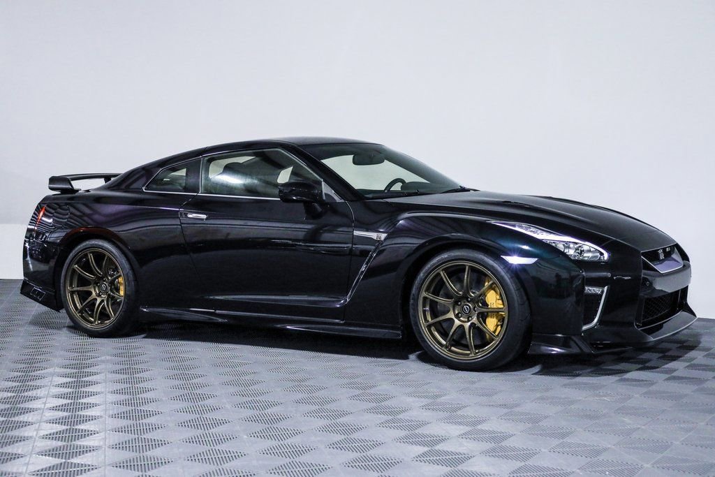 Used 2021 Nissan GT-R Premium AWD/4WD image 7