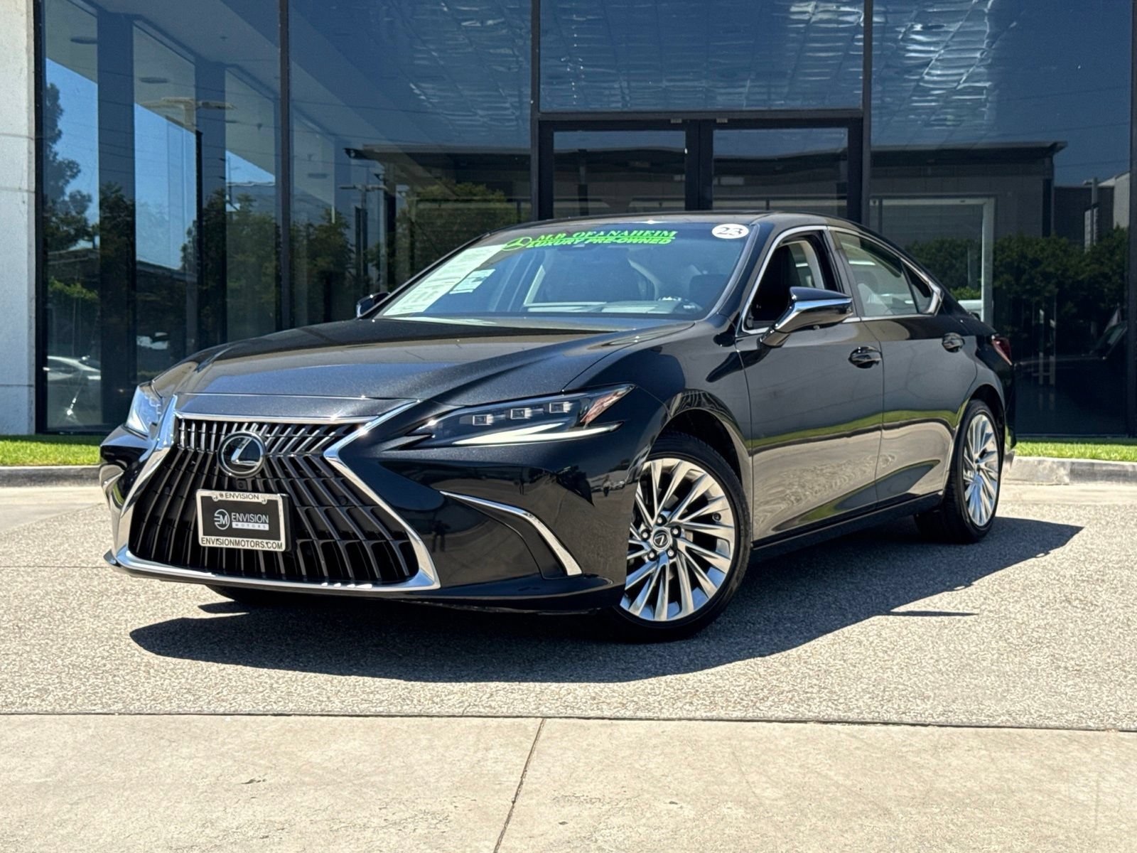 Used 2023 Lexus ES 300h w/ Accessory Package (Z1) FWD image 2