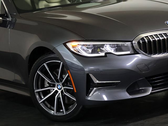Used 2019 BMW 330i xDrive Sedan w/ Premium Package AWD/4WD image 8