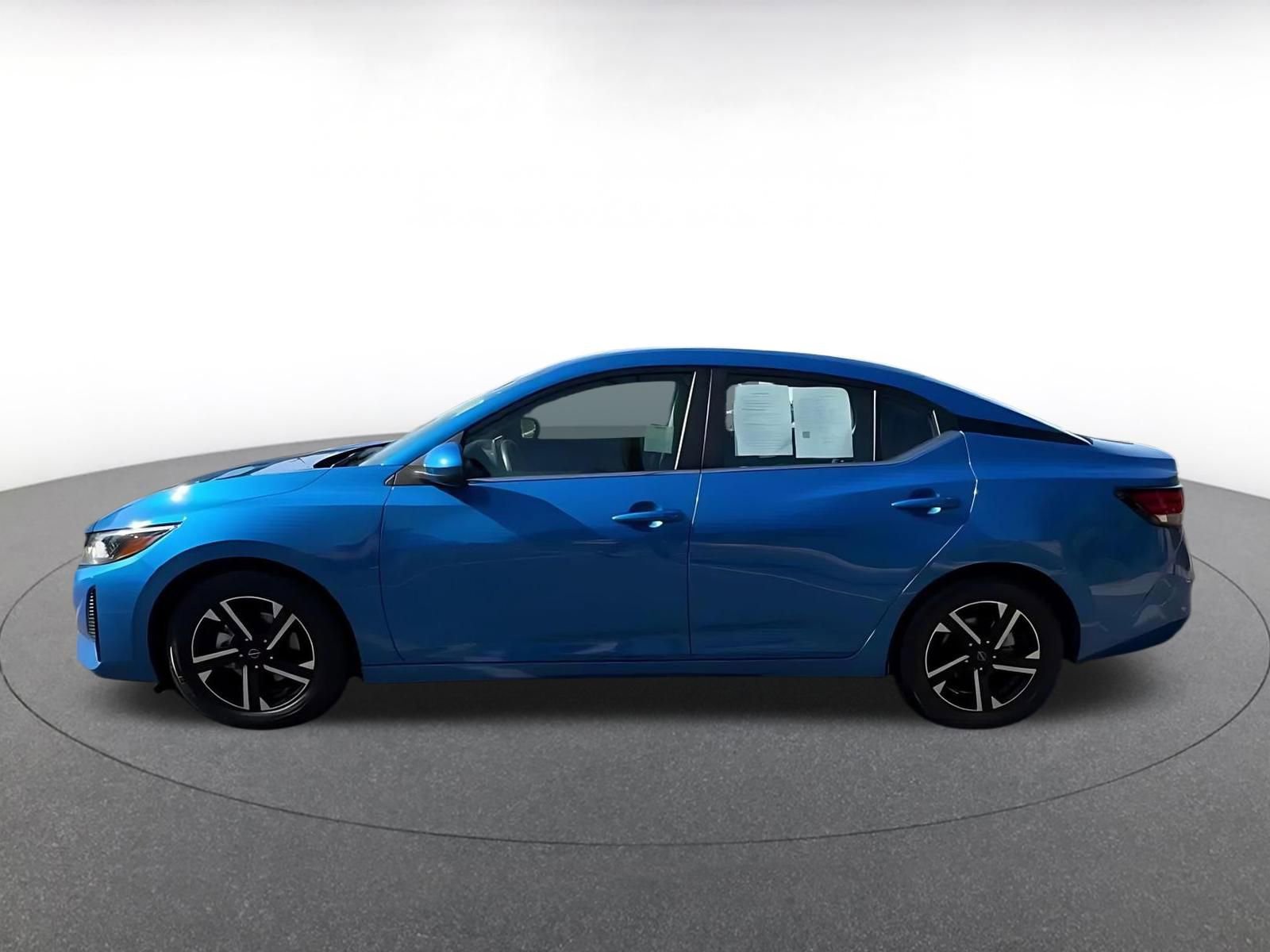 Used 2025 Nissan Sentra SV FWD image 9
