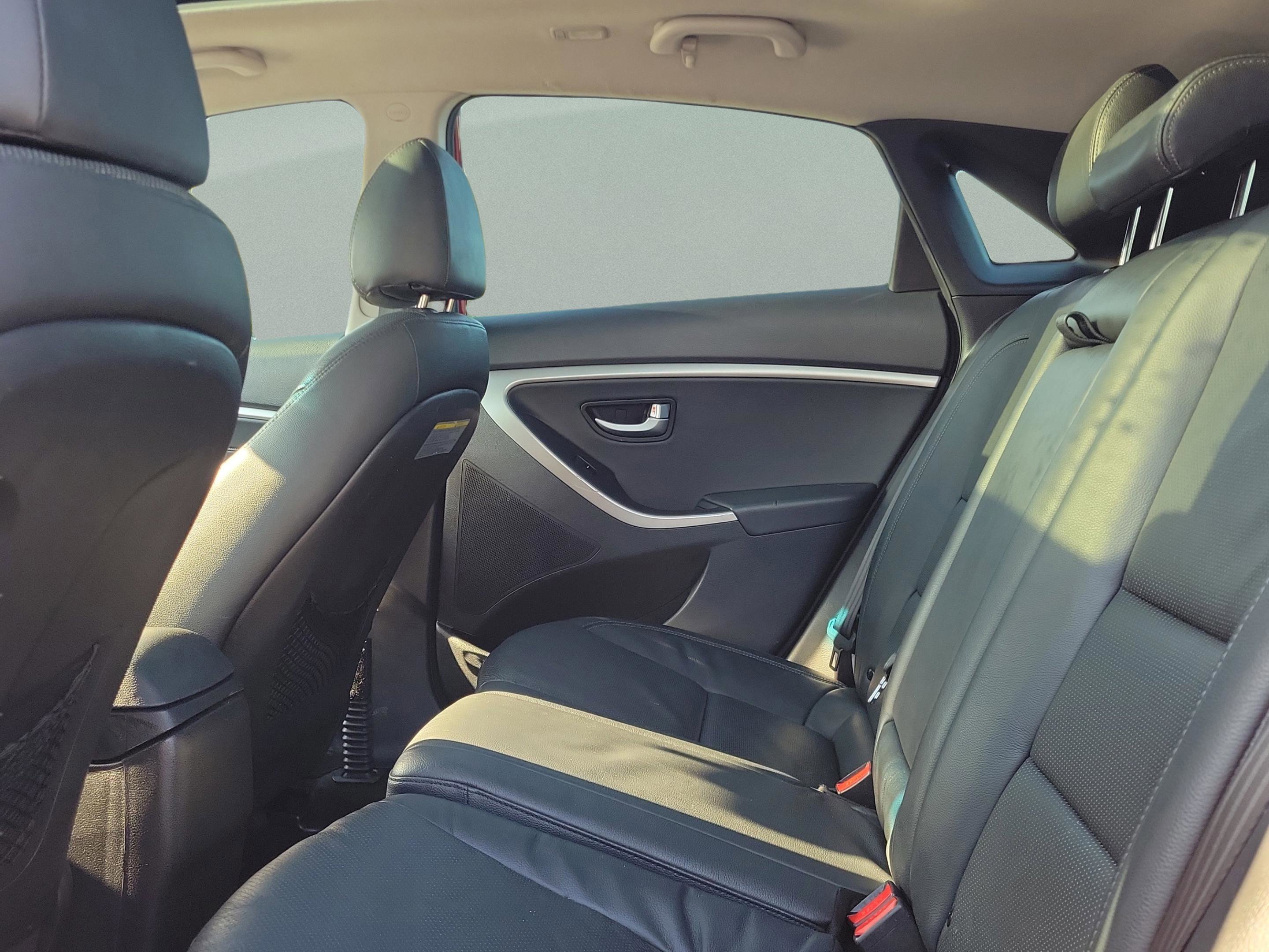 Used 2014 Hyundai Elantra GT w/ Option Group 03 image 12