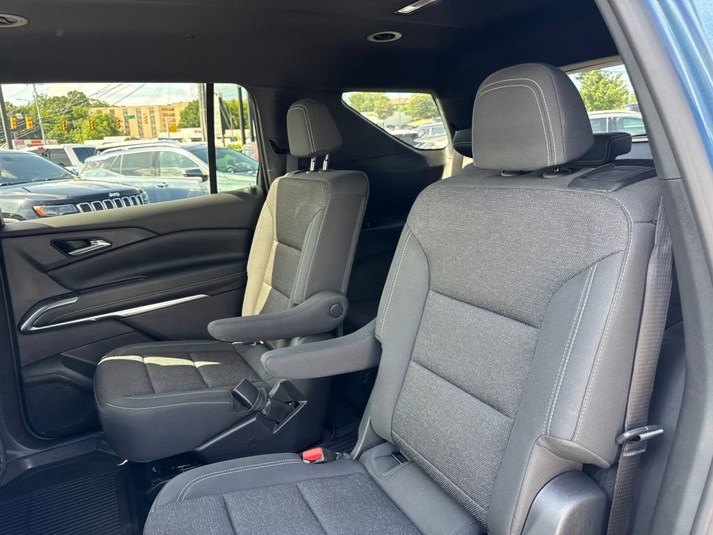 Used 2026 Chevrolet Traverse LT w/ Driver Confidence Package FWD image 28