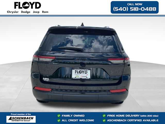 New 2025 Jeep Grand Cherokee Limited w/ Black Appearance Package image 4