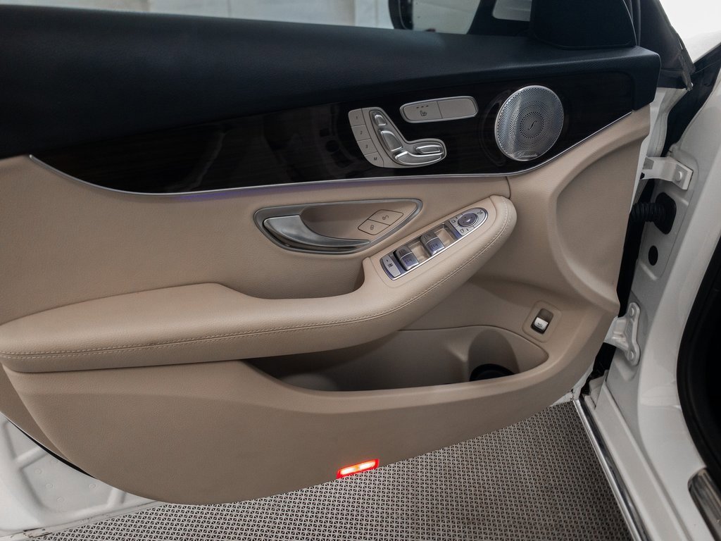 Used 2021 Mercedes-Benz C 300 Sedan image 15