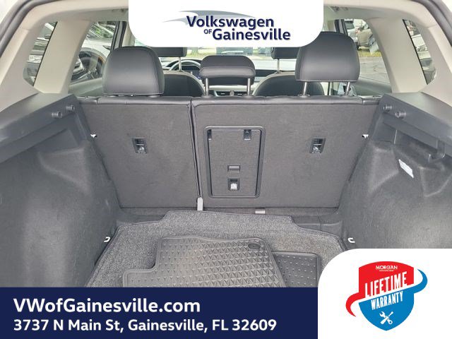 Used 2025 Volkswagen Taos SE FWD image 8