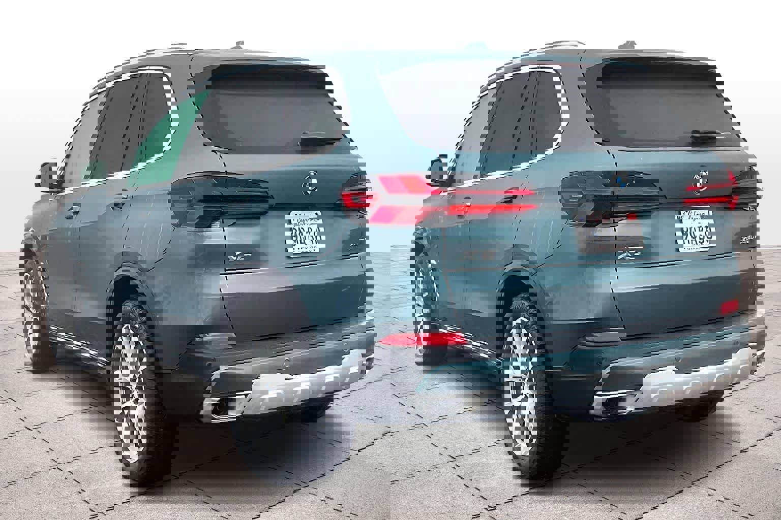 Used 2025 BMW X5 xDrive40i w/ Parking Assistance Package image 12