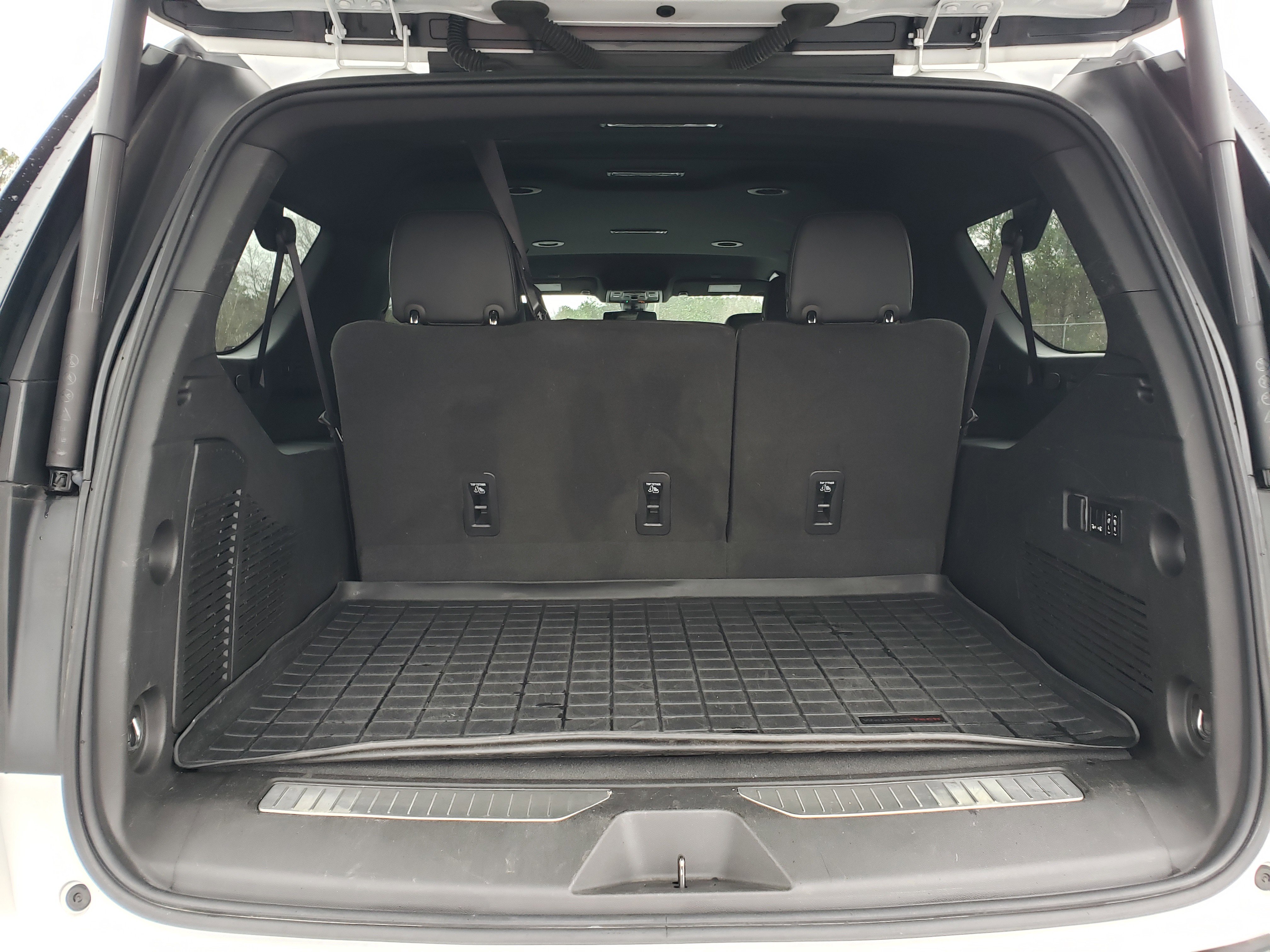 Used 2022 Chevrolet Suburban Z71 w/ Luxury Package image 10