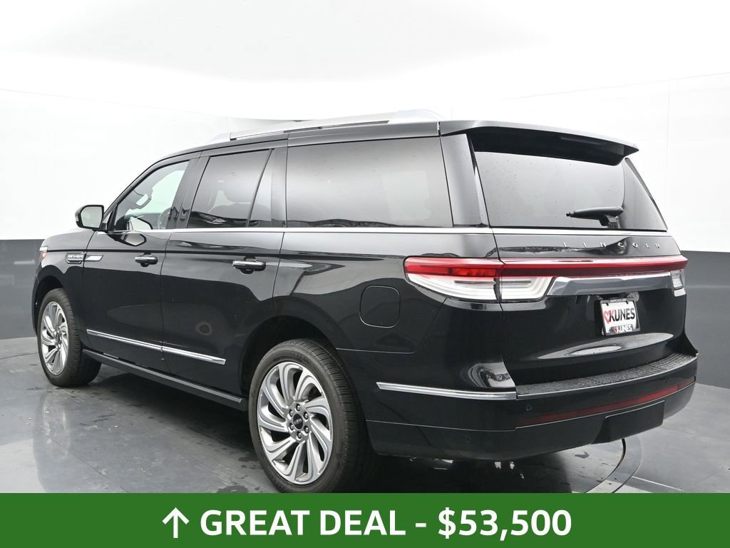 Used 2024 Lincoln Navigator Premiere image 10