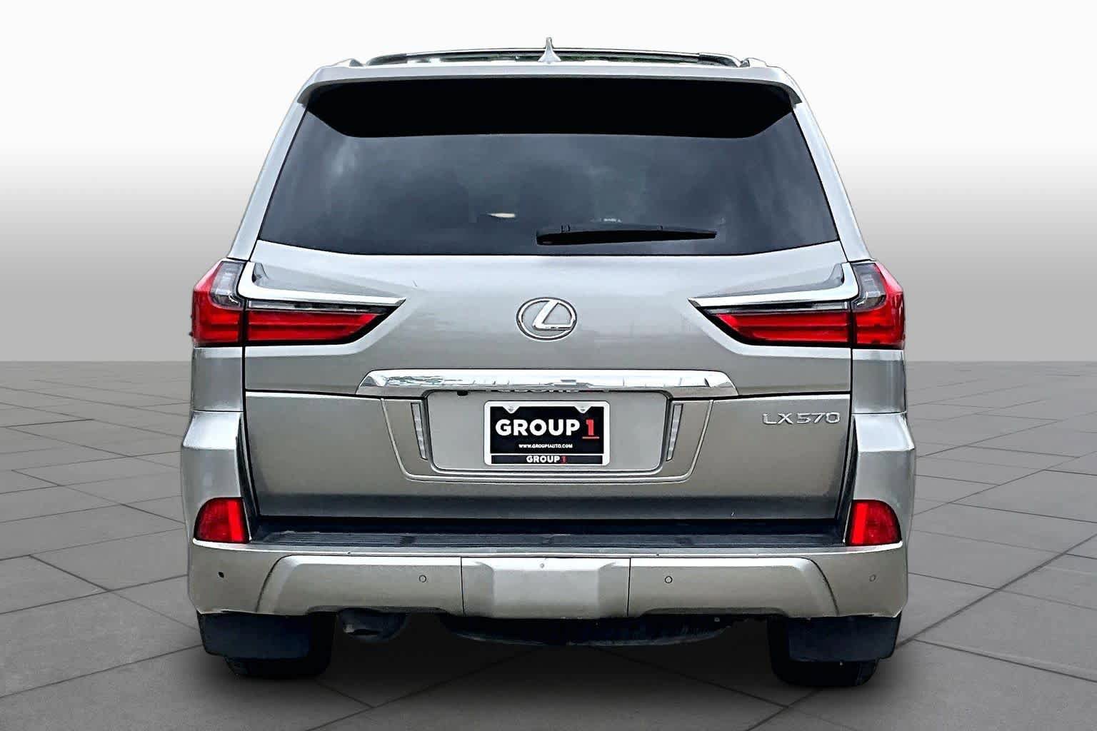 Used 2020 Lexus LX 570 4WD w/ Luxury Package image 5