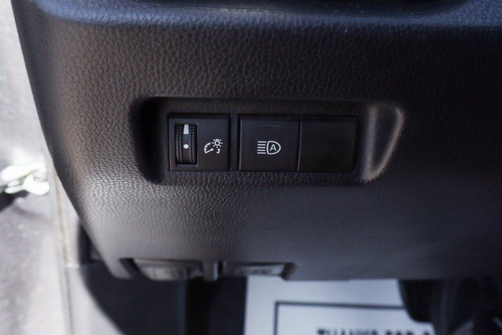 Used 2021 Toyota RAV4 XLE image 19