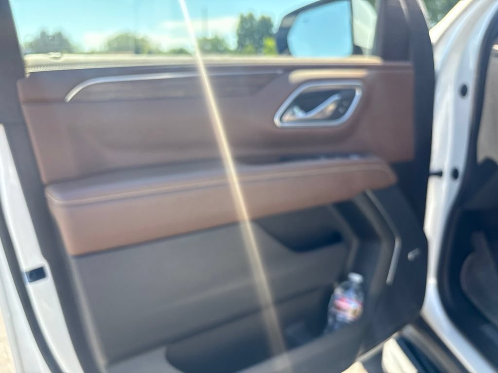 Used 2021 Chevrolet Tahoe High Country AWD/4WD image 19