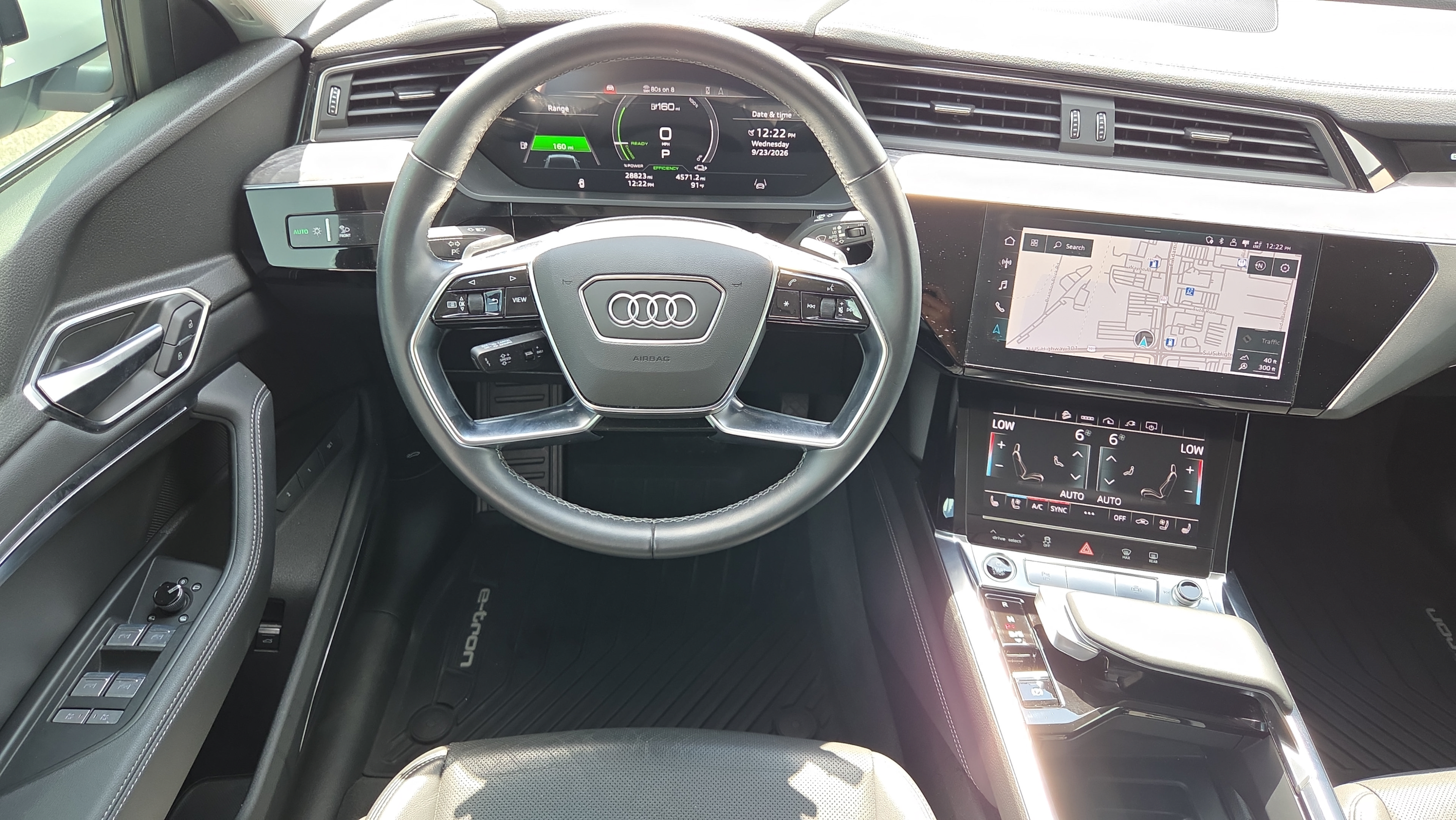 Used 2022 Audi e-tron Premium Plus w/ Premium Plus Package AWD/4WD image 14