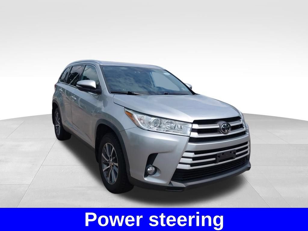 Used 2019 Toyota Highlander XLE AWD/4WD image 7