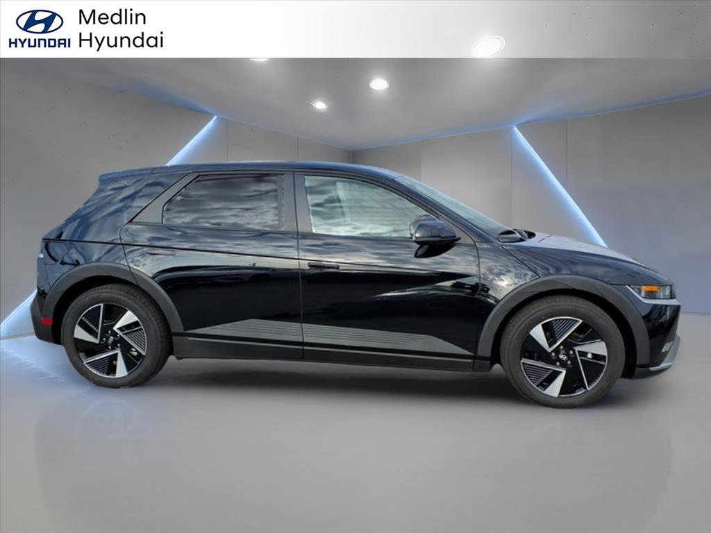Used 2025 Hyundai Ioniq 5 SE image 2