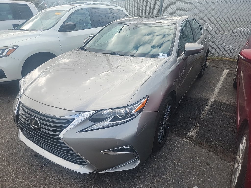 Used 2017 Lexus ES 350 w/ Navigation System Package FWD image 4