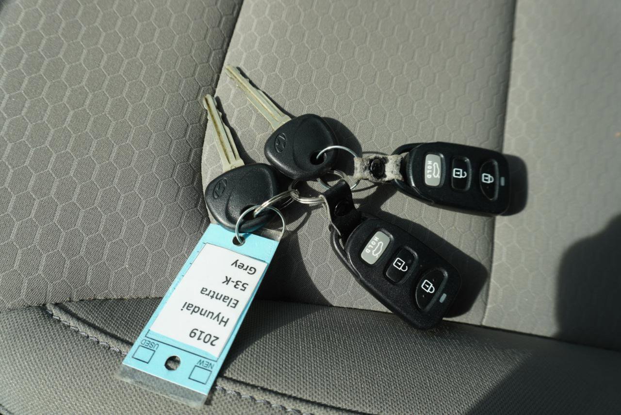 Used 2019 Hyundai Elantra SE FWD image 39