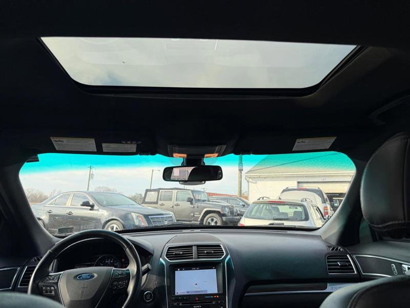 Used 2017 Ford Explorer Limited w/ Equipment Group 303A image 24