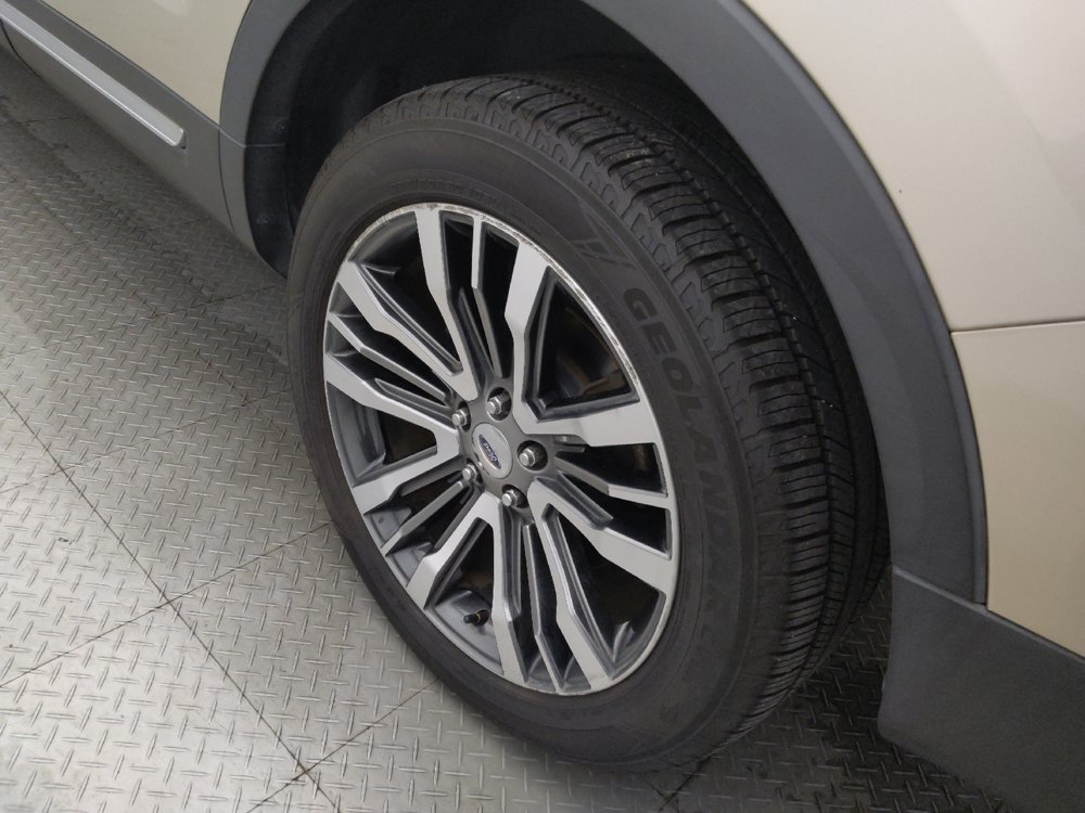 Used 2017 Ford Explorer Platinum AWD/4WD image 31