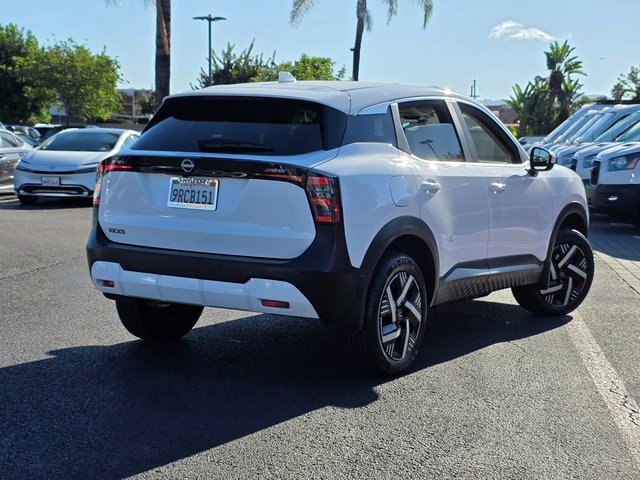 Used 2025 Nissan Kicks SV w/ Illumination Package image 5