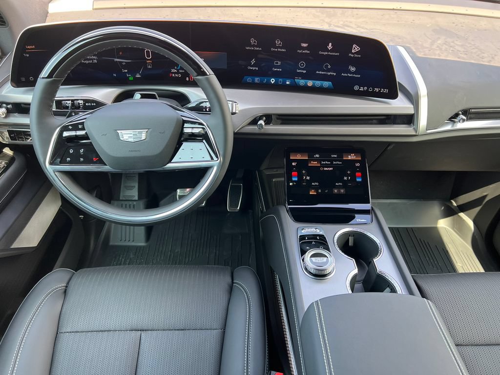 New 2027 Cadillac Vistiq Sport w/ LPO, Floor Liner Package AWD/4WD image 3