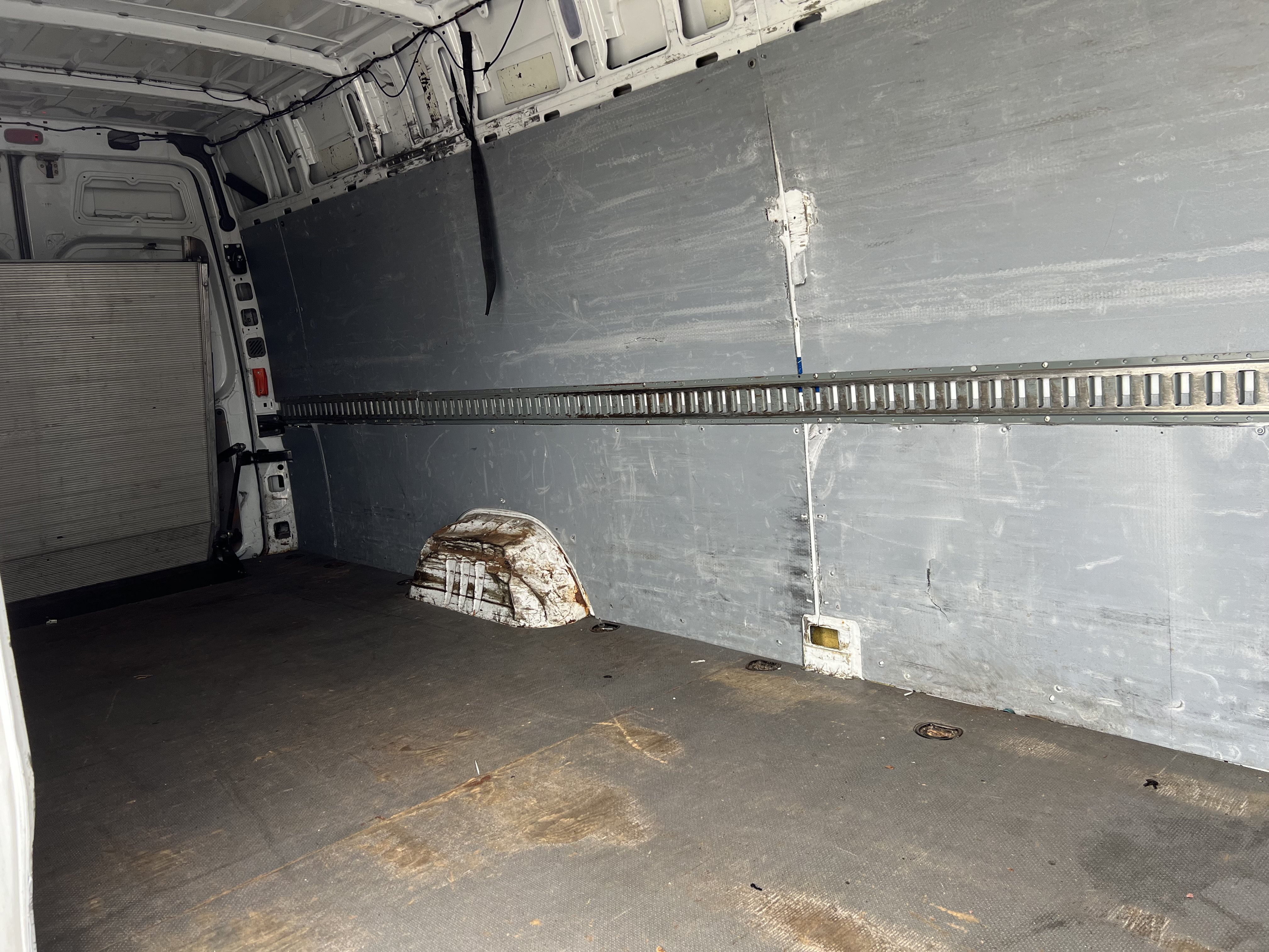 Used 2013 Mercedes-Benz Sprinter 2500 image 26