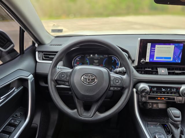 Used 2025 Toyota RAV4 XLE w/ Convenience Package image 20