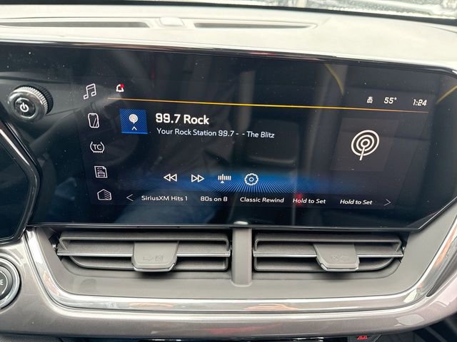New 2026 Chevrolet Trax ACTIV w/ Sunroof Package FWD image 16