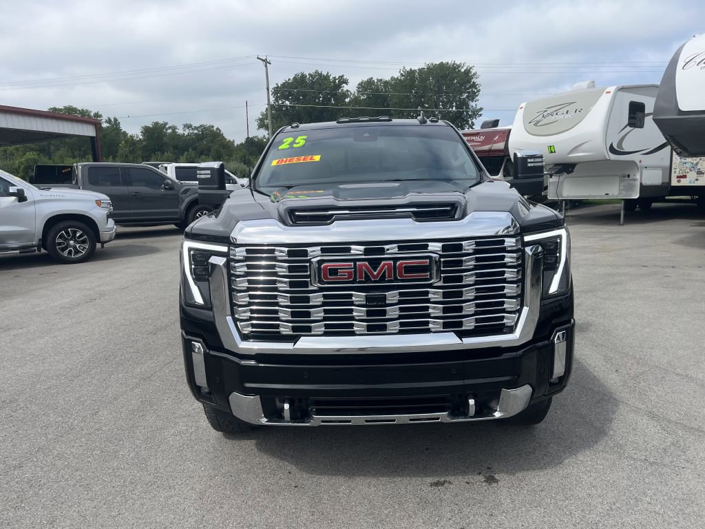 Used 2025 GMC Sierra 2500 Denali image 5