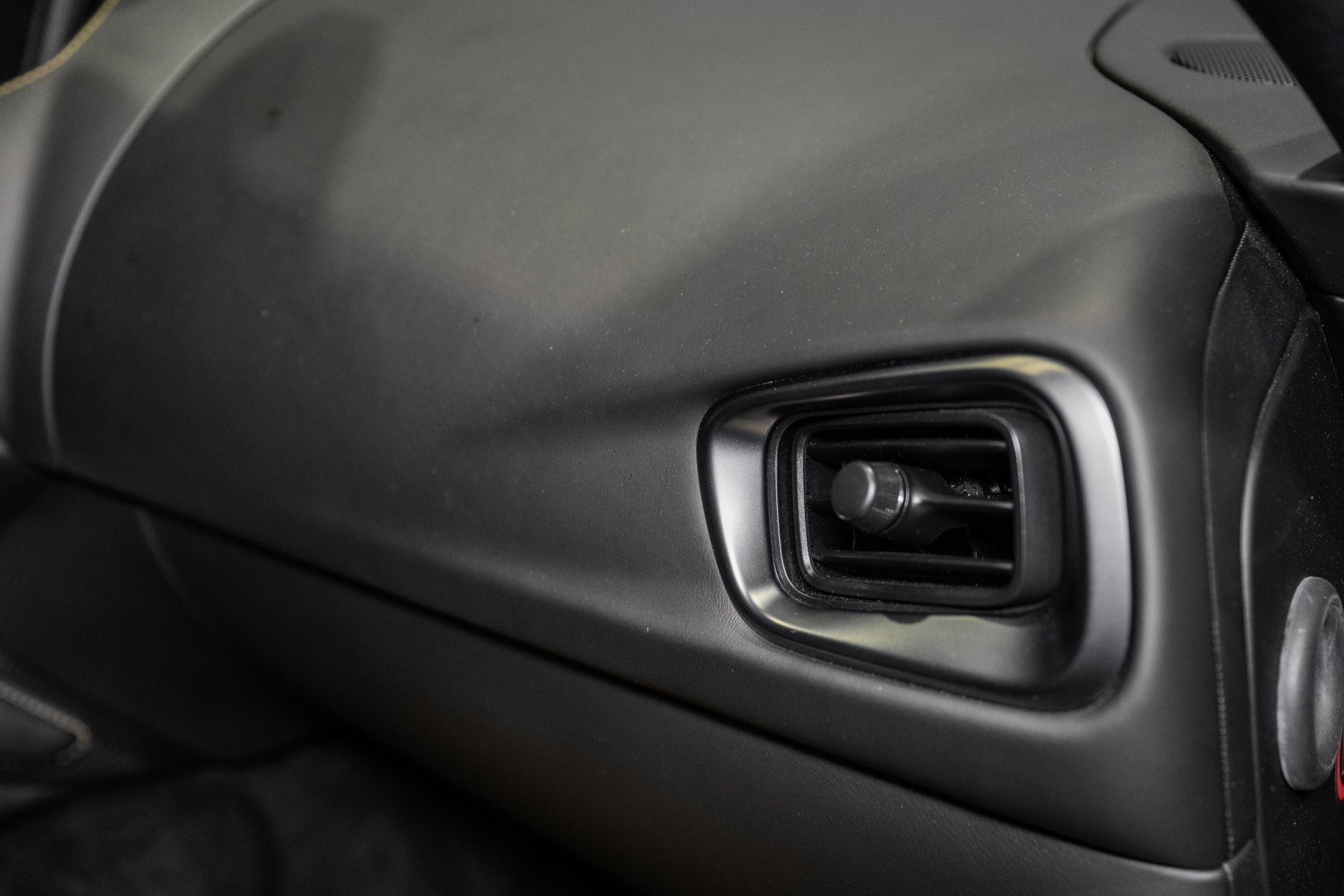 Used 2019 Aston Martin V8 Vantage image 37