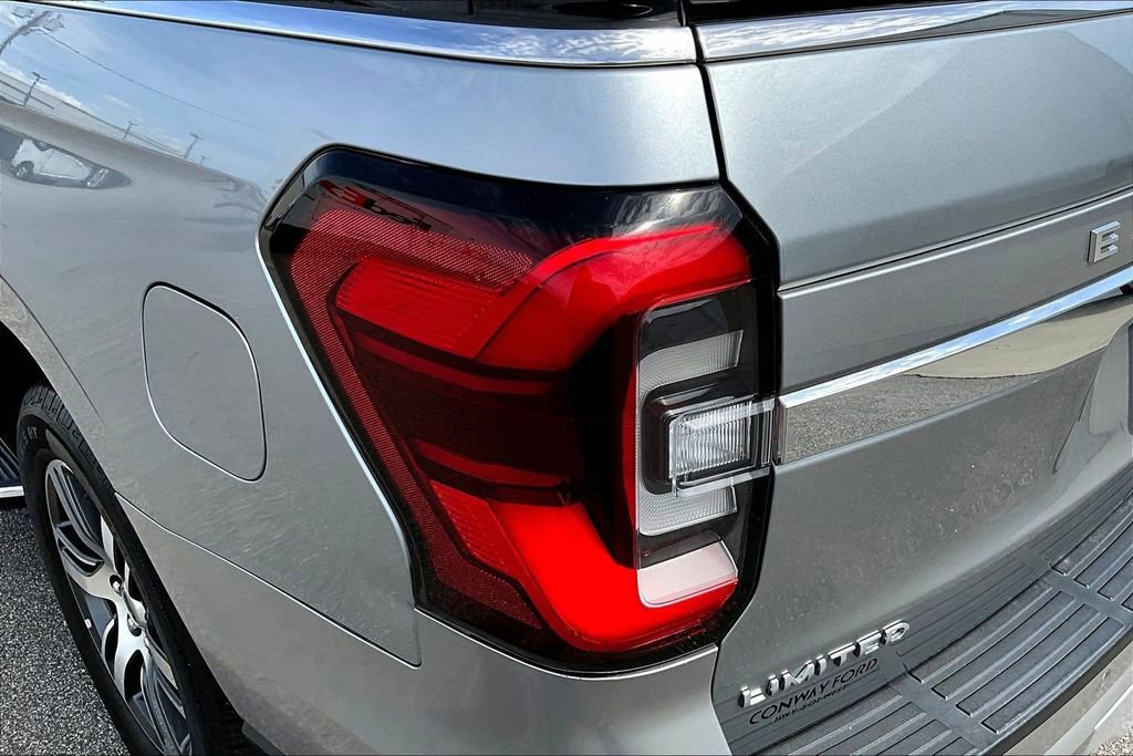 Used 2022 Ford Expedition Limited AWD/4WD image 25