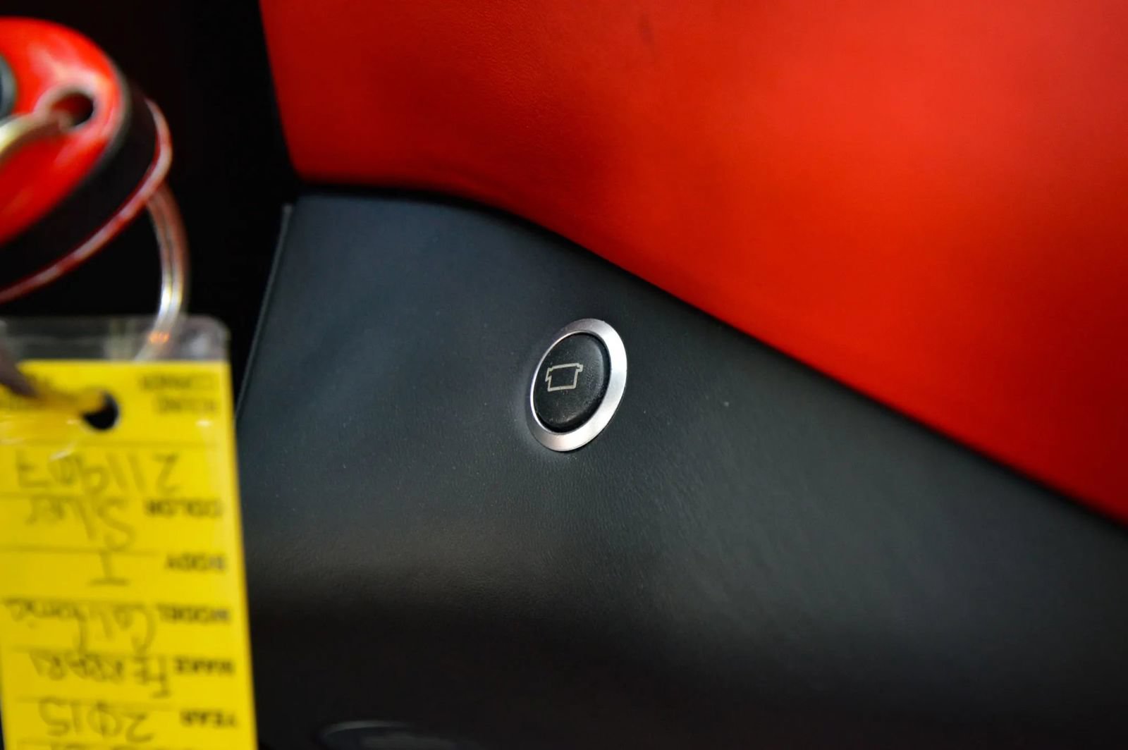 Used 2015 Ferrari California T RWD image 51