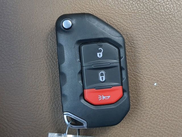 Used 2022 Jeep Wrangler Unlimited Sahara w/ Safety Group AWD/4WD image 34
