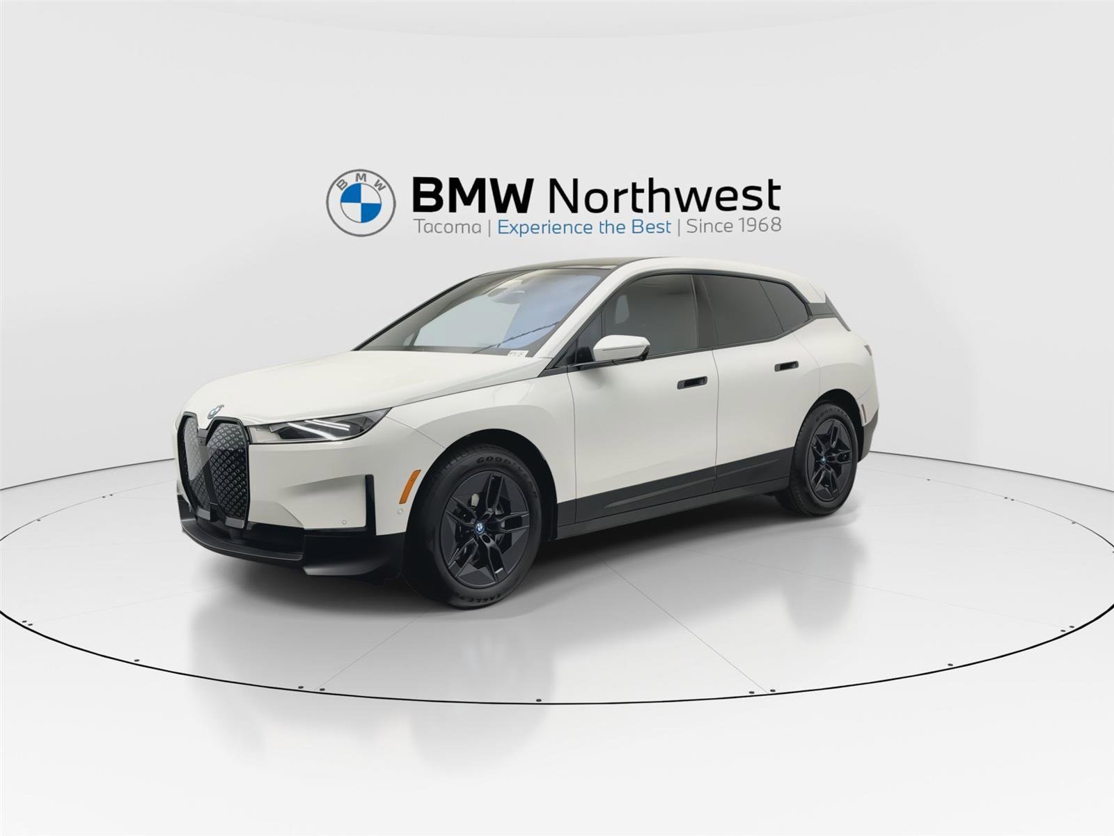 Used 2024 BMW iX xDrive50 AWD/4WD image 9