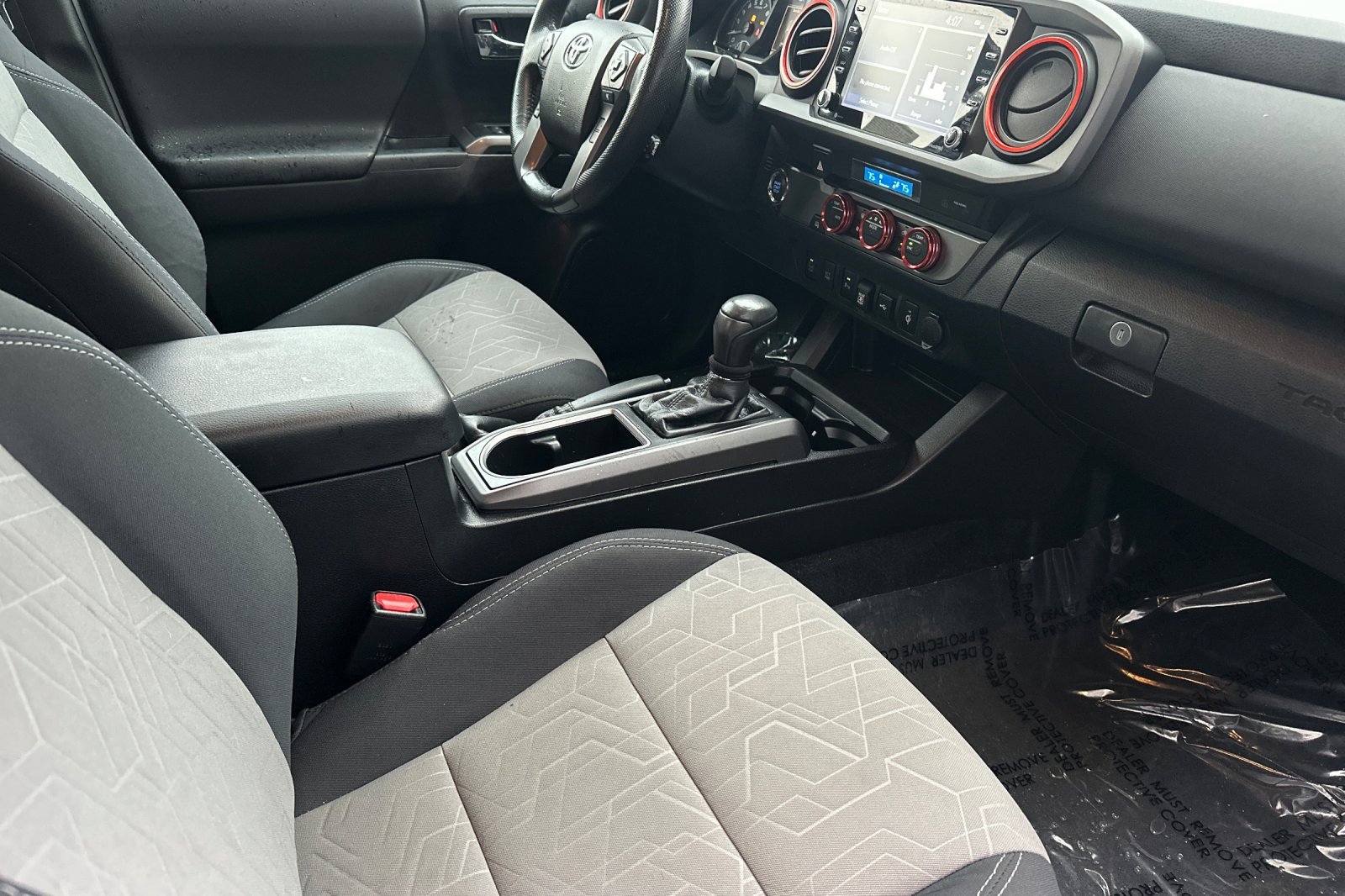 Used 2021 Toyota Tacoma TRD Sport w/ Technology Package image 19