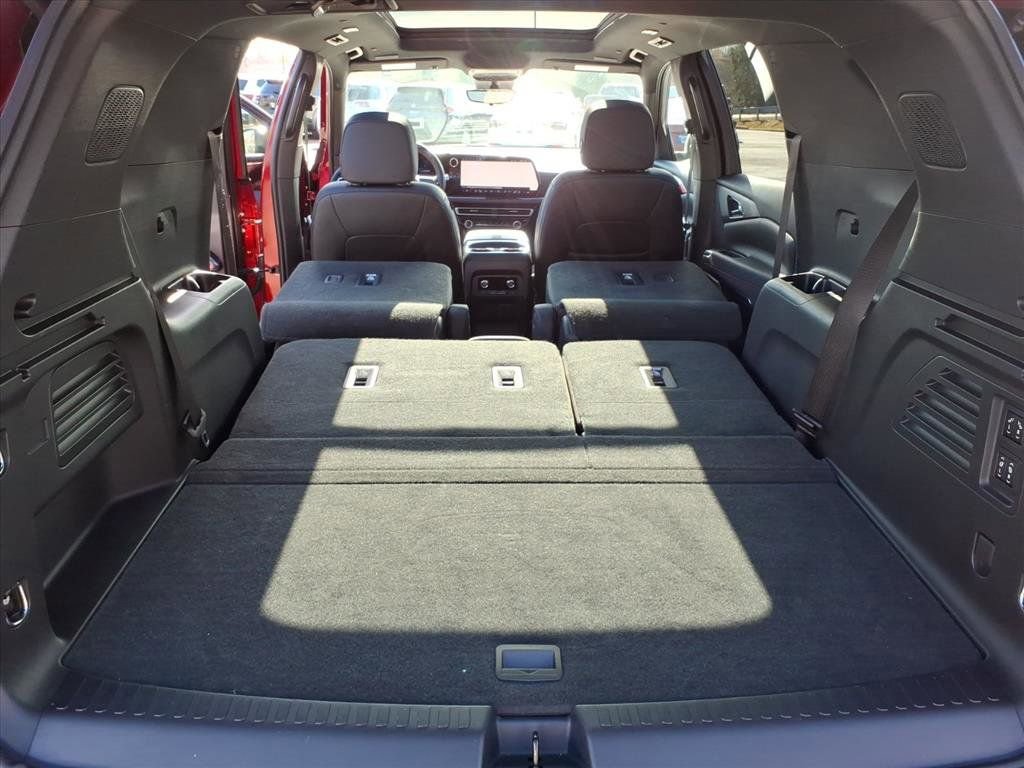 Certified 2024 Chevrolet Traverse RS w/ LPO, Floor Liner Package image 19