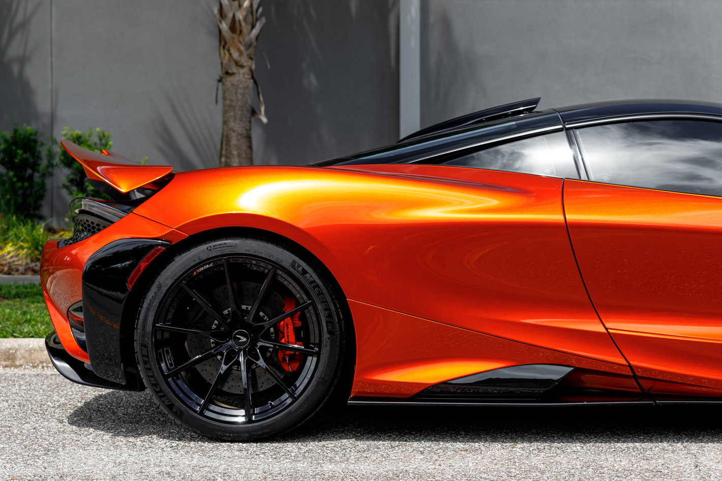 Used 2021 McLaren 765LT RWD image 12