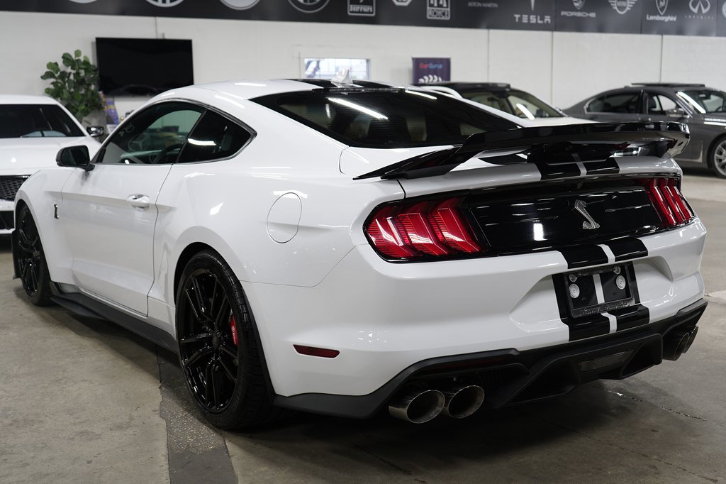 Used 2022 Ford Mustang Shelby GT500 w/ Technology Package RWD image 3
