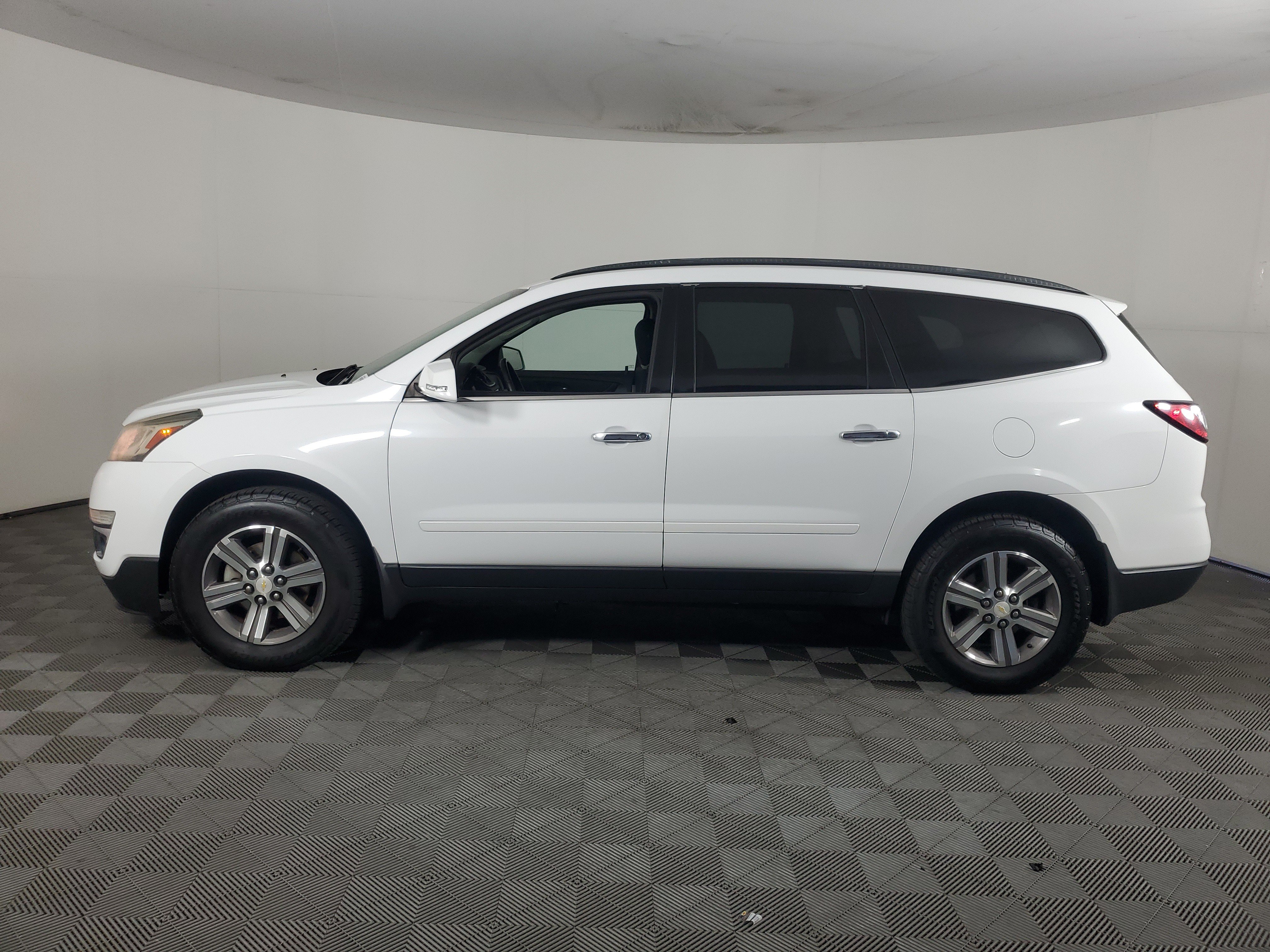 Used 2017 Chevrolet Traverse LT AWD/4WD image 7