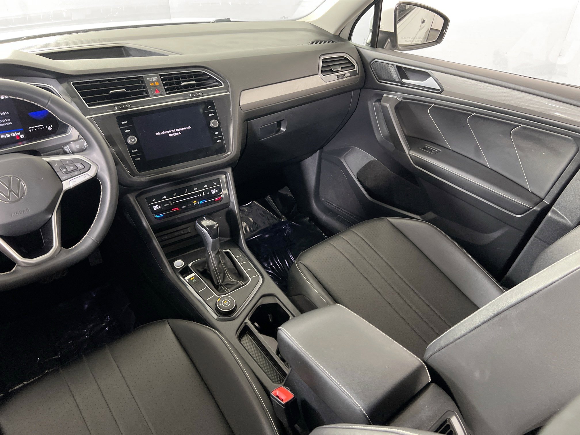 Used 2022 Volkswagen Tiguan SE image 22