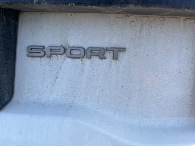 Used 2018 Land Rover Discovery Sport SE image 16