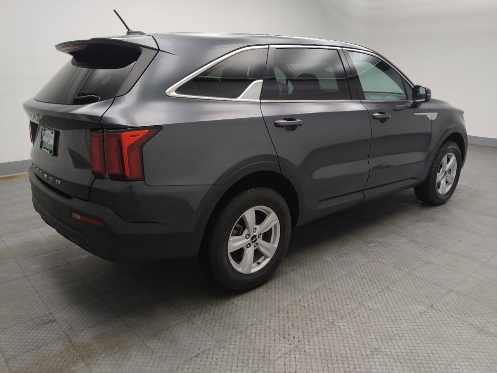 Used 2022 Kia Sorento LX image 10