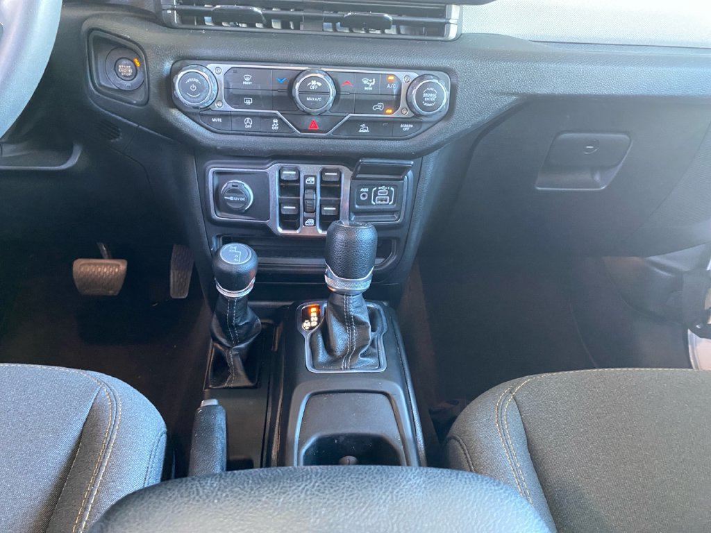 Used 2024 Jeep Wrangler Unlimited Sport AWD/4WD image 11