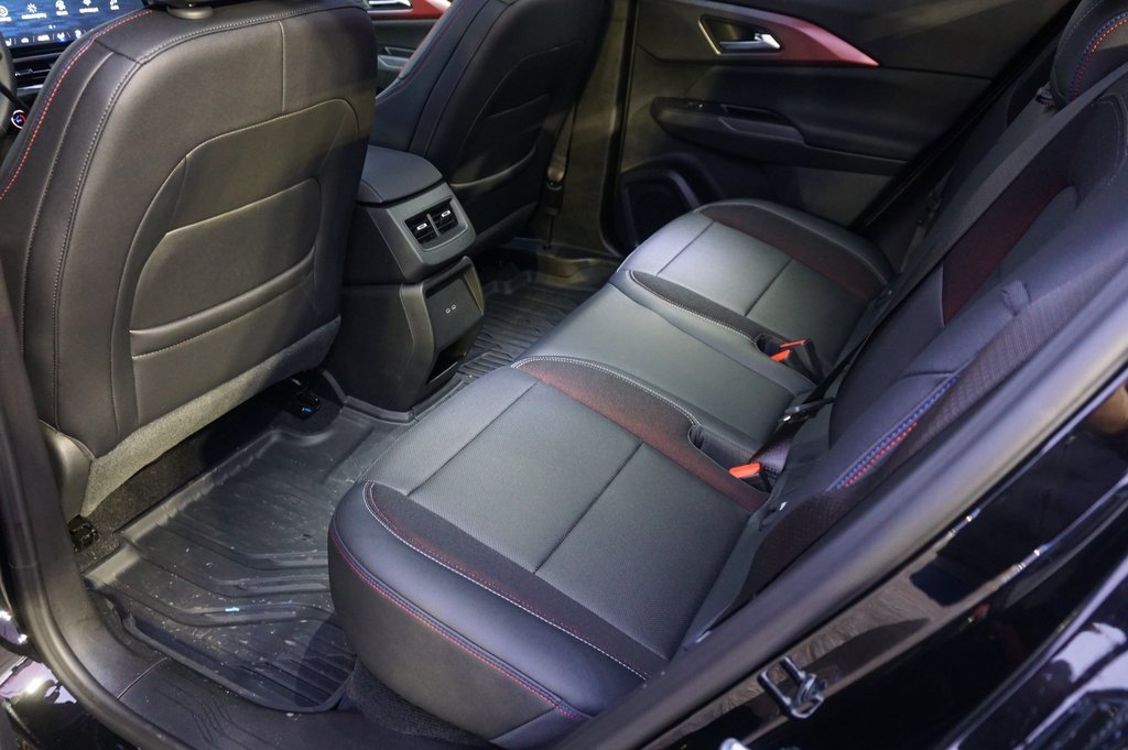 Used 2025 Chevrolet Equinox EV RS image 26