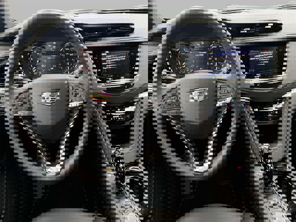 New 2025 Cadillac XT6 Luxury image 3