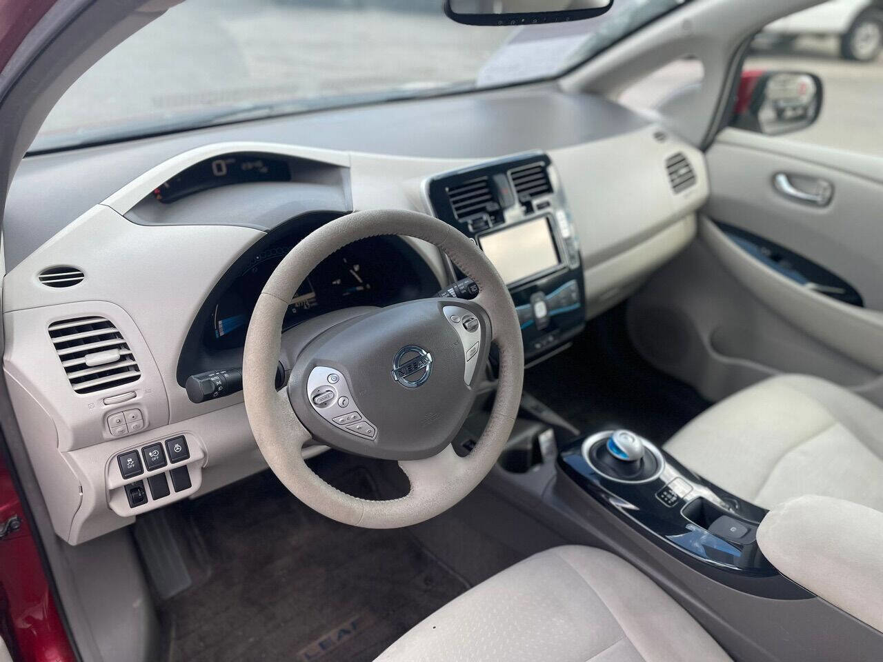 Used 2012 Nissan Leaf SL FWD image 19