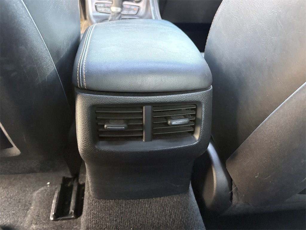 Used 2015 Dodge Challenger R/T Plus image 25