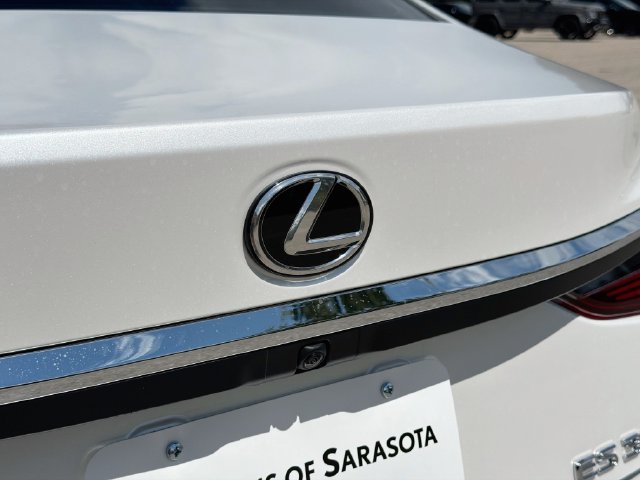 Used 2025 Lexus ES 350 w/ Technology Package FWD image 11